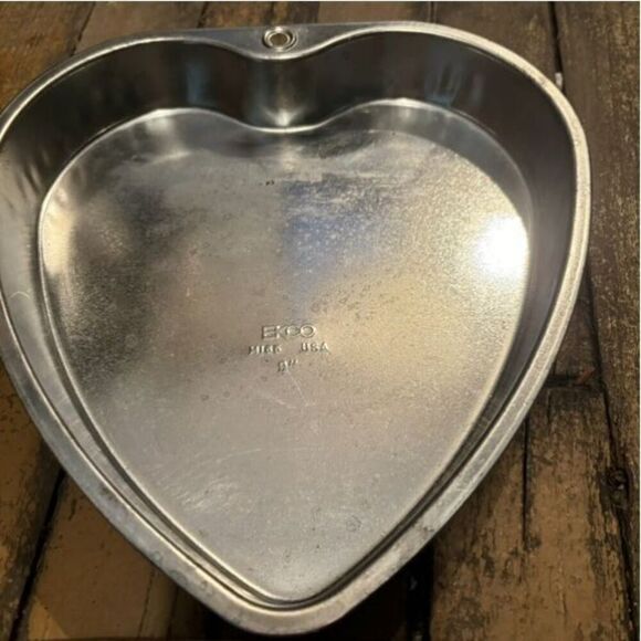 2 Ekco M165 9” Heart Shape Cale Pans - Picture 2 of 7